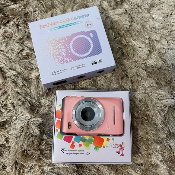 4K Digital Camera - Picture 12 of 12